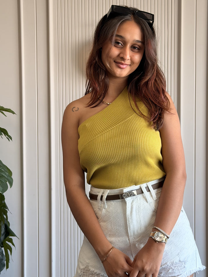 Chic One-shoulder Top