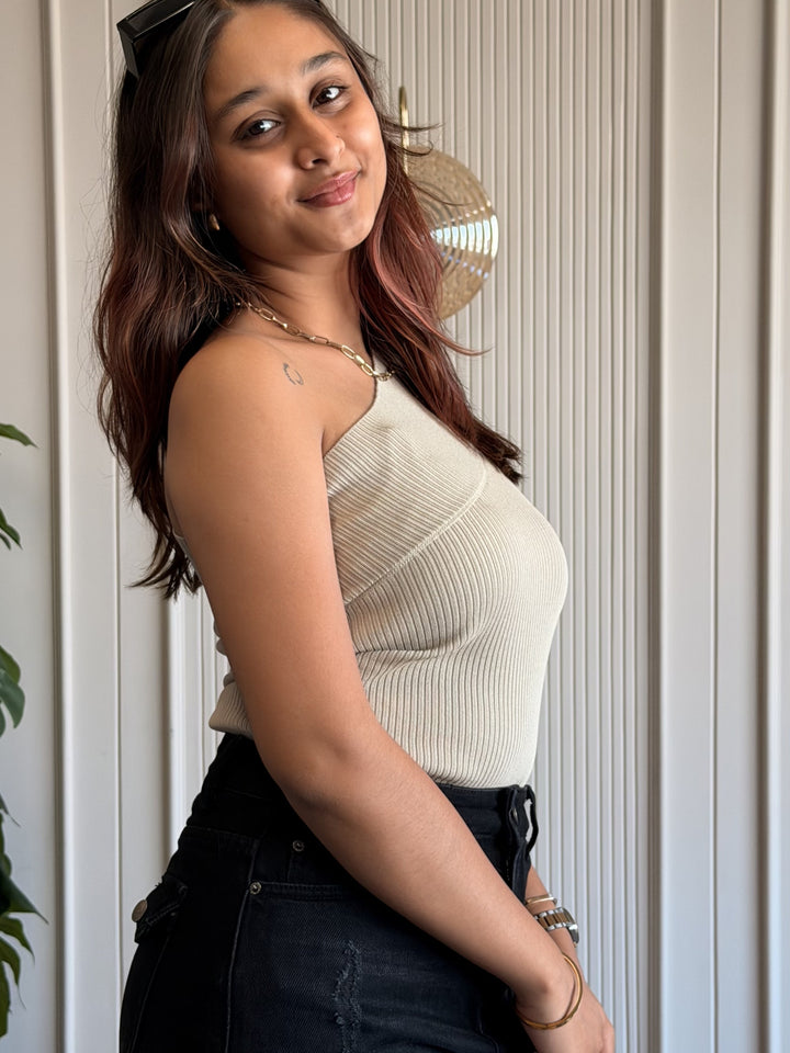 Chic One-shoulder Top